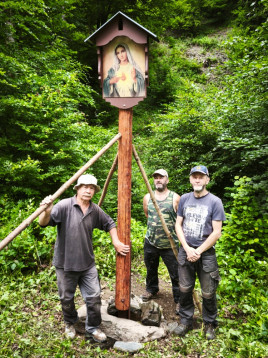 Panna Marie pod skálou u Klikatého potoka