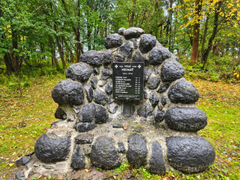 Oprava pomníku padlým v Olejovicích