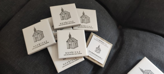 Keramická známka nepřivazské kaple ke koupi